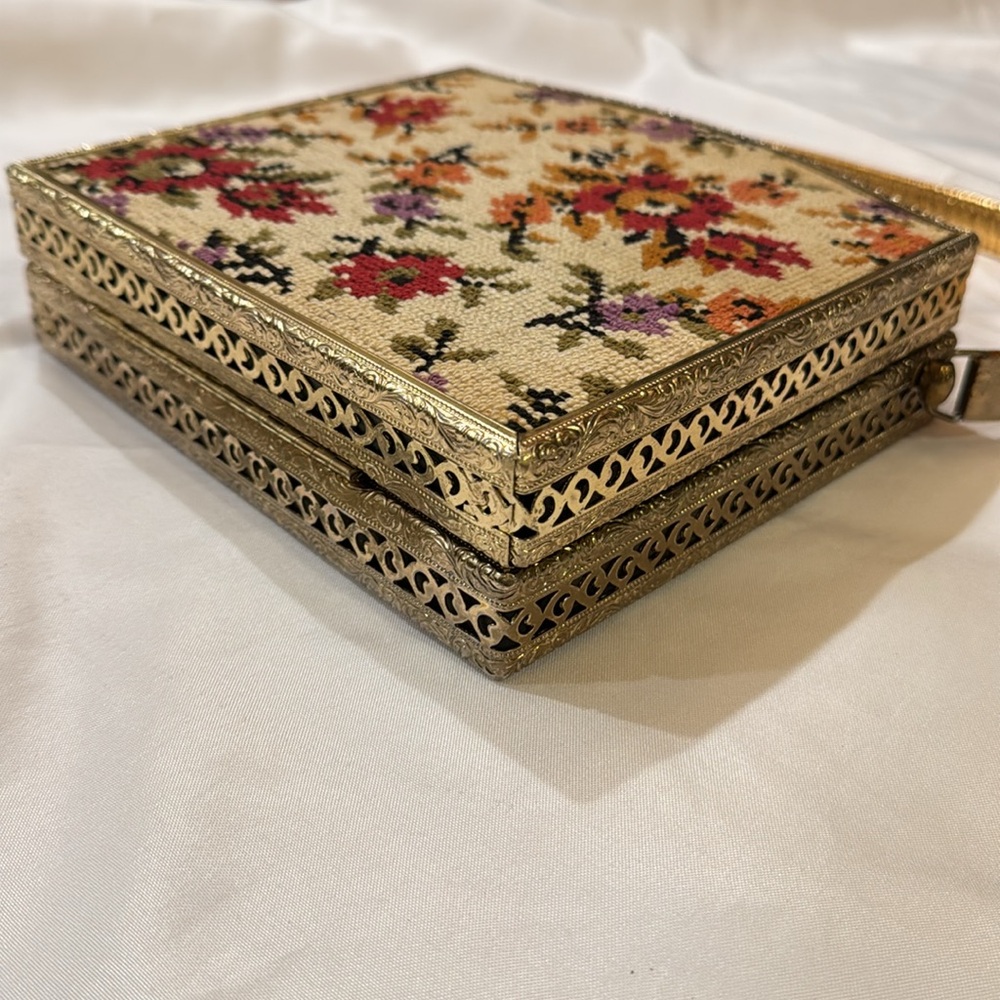 Vintage 1950’s Filigree Metal & Needlepoint Handbag Purse - Picture 7 of 17